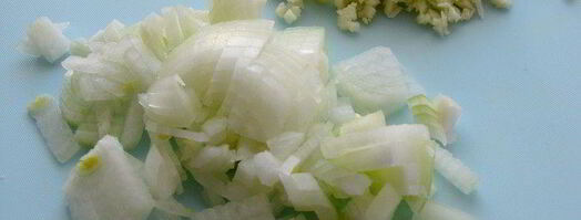 тефтели с кедровыми орешками в сливочном соусе. Шаг 3