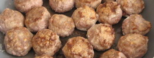 тефтели с кедровыми орешками в сливочном соусе. Шаг 6