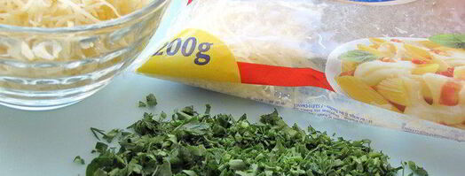 тефтели с кедровыми орешками в сливочном соусе. Шаг 7