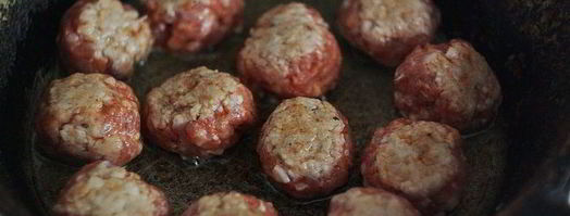 тефтели в томатном соусе. Шаг 3