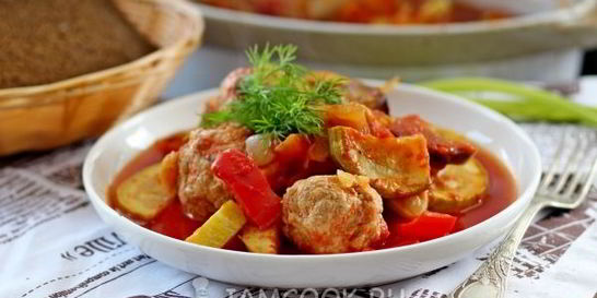 Тефтели запеченные с овощами