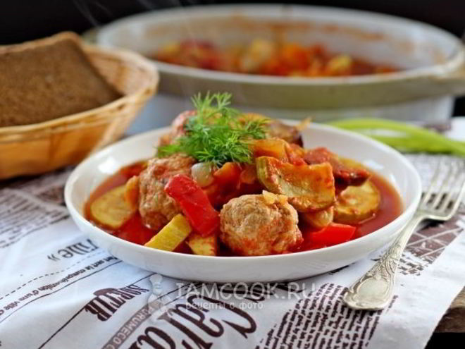 Рецепт тефтелей запеченных с овощами