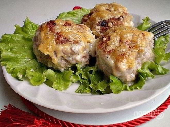 Рецепт тефтелей, запеченных в духовке в сметанном соусе