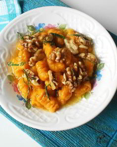 Тыквенные ньокки с грецкими орехами и розмарином