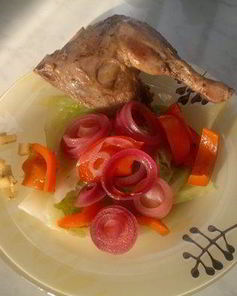 Утка с барбарисом и гарнир из савойской капусты со сладким перцем и луком