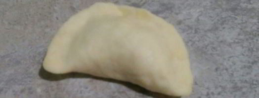 домашние вареники со сметанно-чесночным соусом и шкварками. Шаг 11