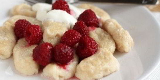 Ленивые вареники с малиной