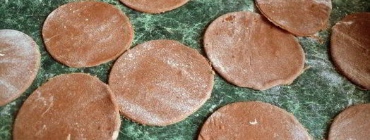 шоколадные вареники с вишней. Шаг 4