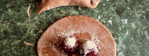 шоколадные вареники с вишней. Шаг 5