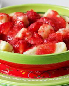 Тесто на вареники с клубникой