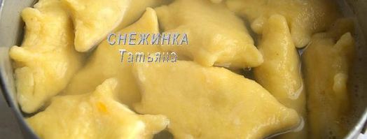 вареники из картофельно-тыквенного теста с начинкой из рикотты и вишни. Шаг 9