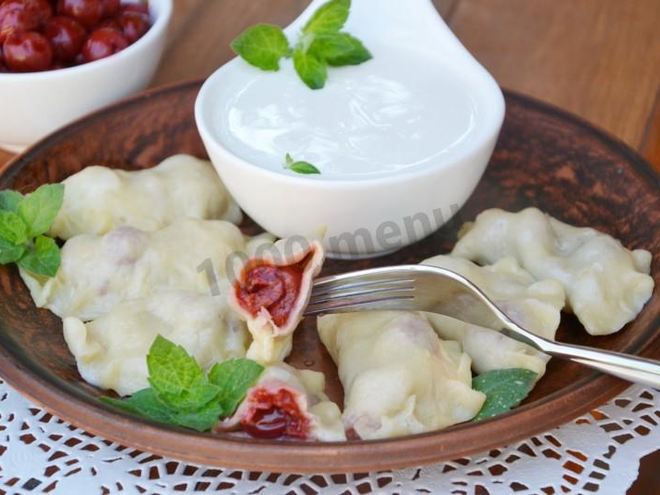 Рецепт вареников на пару в мультиварке с вишнями