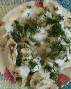 Вареники с фасолью, ветчиной и укропом