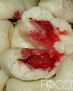 Вареники с клубникой на пару