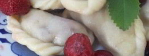 вареники с вишней и клубникой. Шаг 4