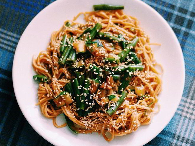 Рецепт яичной лапши с овощами