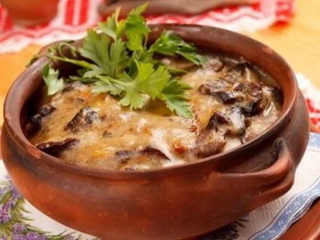 Рецепт жаркого из овощей со свининой в горшочках