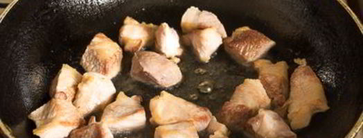 жаркое из свинины с шампиньонами. Шаг 3