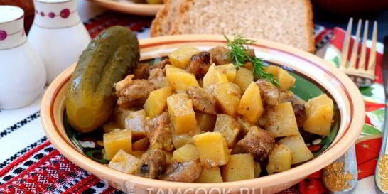 Жаркое из свинины в горшочках