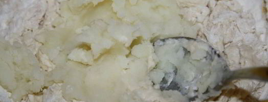 жаркое из свиной лопатки с картофелем и фасолью под хлебной корочкой. Шаг 4