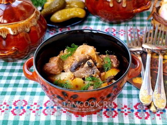 Рецепт жаркого с грибами в горшочках