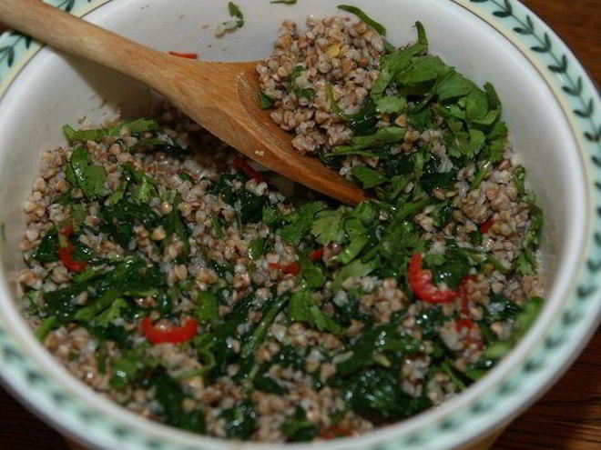 Рецепт гречки с чили и шпинатом