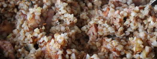 гречка с шампиньонами, сырокопченой грудинкой и яйцом. Шаг 3