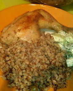 Гречка, тушенная с курицей