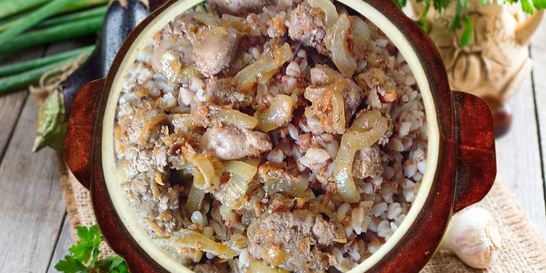 Гречка в горшочках с печенью
