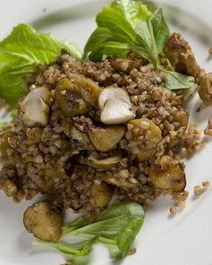 Гречневая каша с грибами и луком