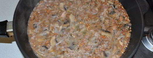 каша гречневая с тушенкой и грибами вкусняшка. Шаг 5