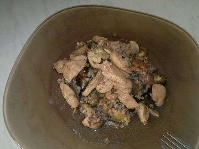 Рецепт острой гречневой каши с баклажаном, имбирем и чесноком, печень кролика с кориадром