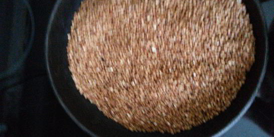 Рассыпчатая гречка, сваренная в сковороде