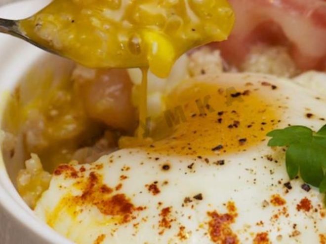 Рецепт каши злаковой с яйцом и беконом