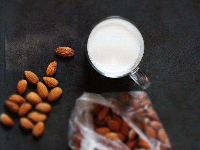 Рецепт быстрого миндального молока