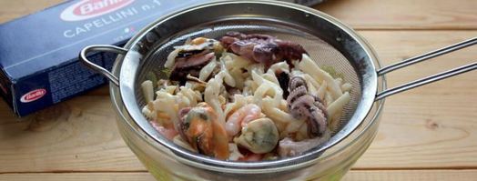 капеллини с морским коктейлем и шампиньонами. Шаг 2