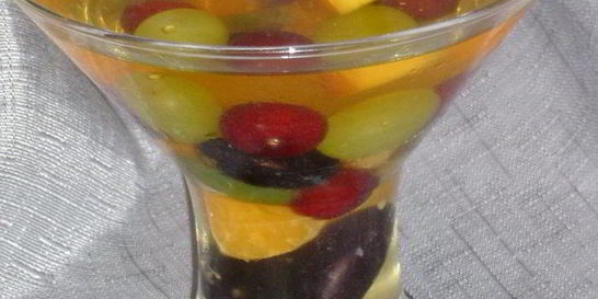 Коктейль из яблочного и виноградного сока