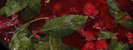 малиновый напиток с лимоном и базиликом. Шаг 3