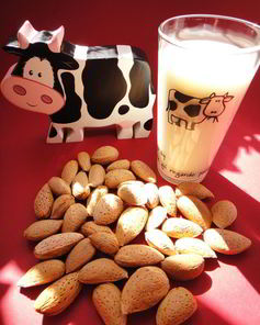 Миндальное молоко