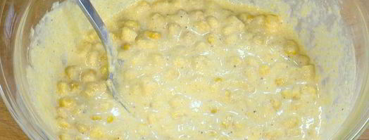 оладушки из поленты с обжаренным салом и кленовым сиропом. Шаг 2