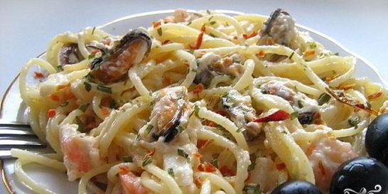 Паста с морским коктейлем