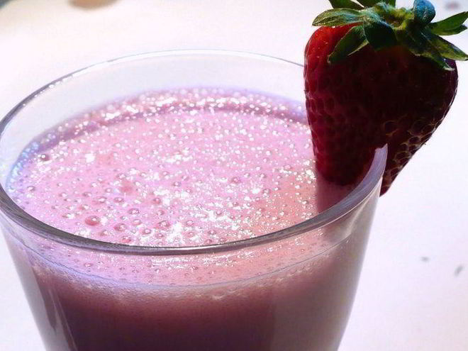 Рецепт самого быстрого клубничного коктейля