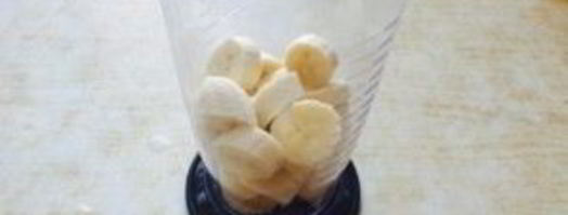 банановый смузи с молоком. Шаг 2