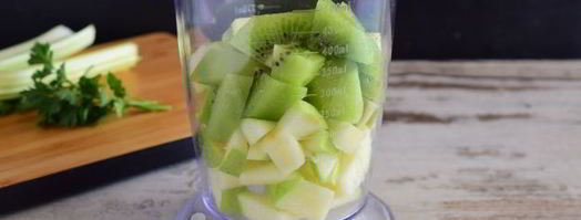 смузи из сельдерея, яблока и киви. Шаг 6