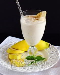 Смузи с творогом и бананом