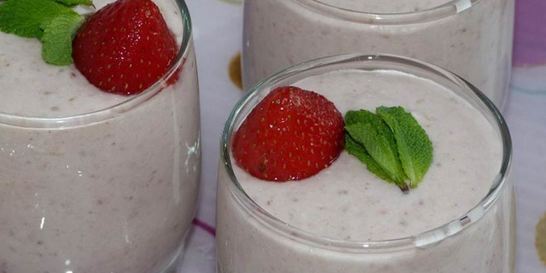 Ягодно-банановое смузи на кокосовом молоке