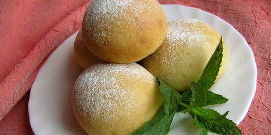 Творожные булочки с мятным сиропом