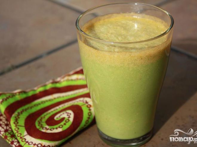 Рецепт витаминного напитка из сладкого перца, кинзы и яблока