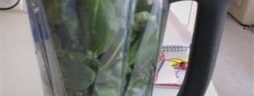 витаминный напиток из сладкого перца, кинзы и яблока. Шаг 4