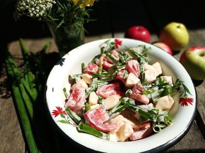 Рецепт летнего салата с яблоками